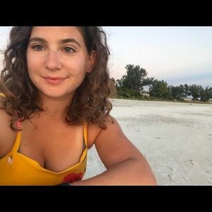 Meet your Posher, Stephanie